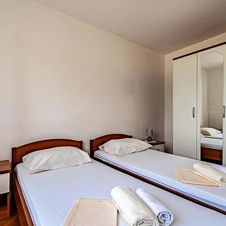 Apartments By The Sea Tri Zala, Korcula - 9237 Zrnovo Room photo