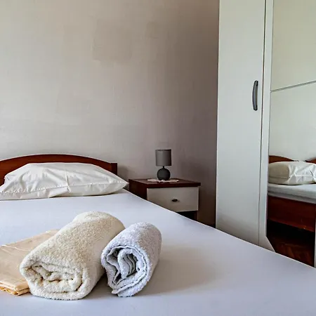 Apartments By The Sea Tri Zala, Korcula - 9237 Zrnovo Room photo