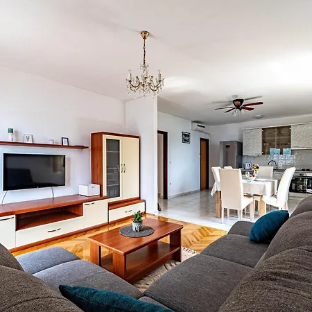 Apartments By The Sea Tri Zala, Korcula - 9237 Zrnovo Room photo