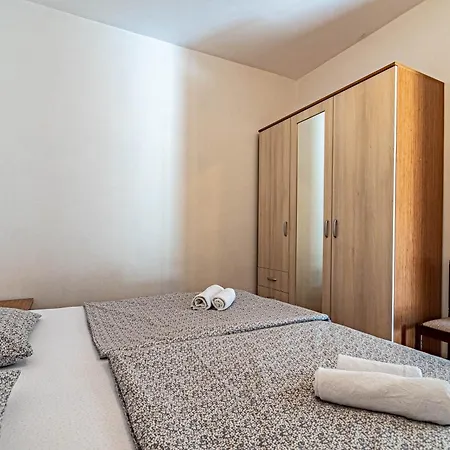 Apartments By The Sea Tri Zala, Korcula - 9237 Zrnovo Room photo