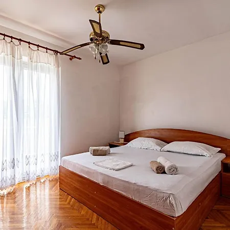 Apartments By The Sea Tri Zala, Korcula - 9237 Zrnovo Room photo
