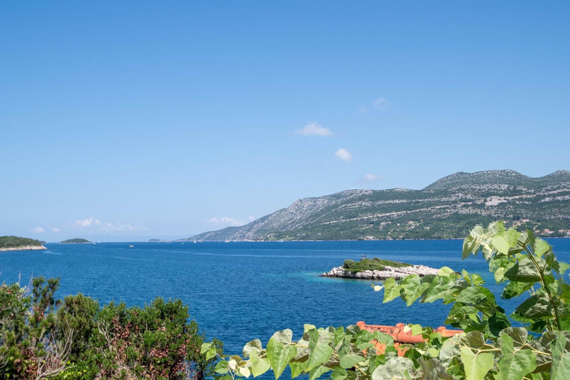 By The Sea Tri Zala, Korcula - 9237